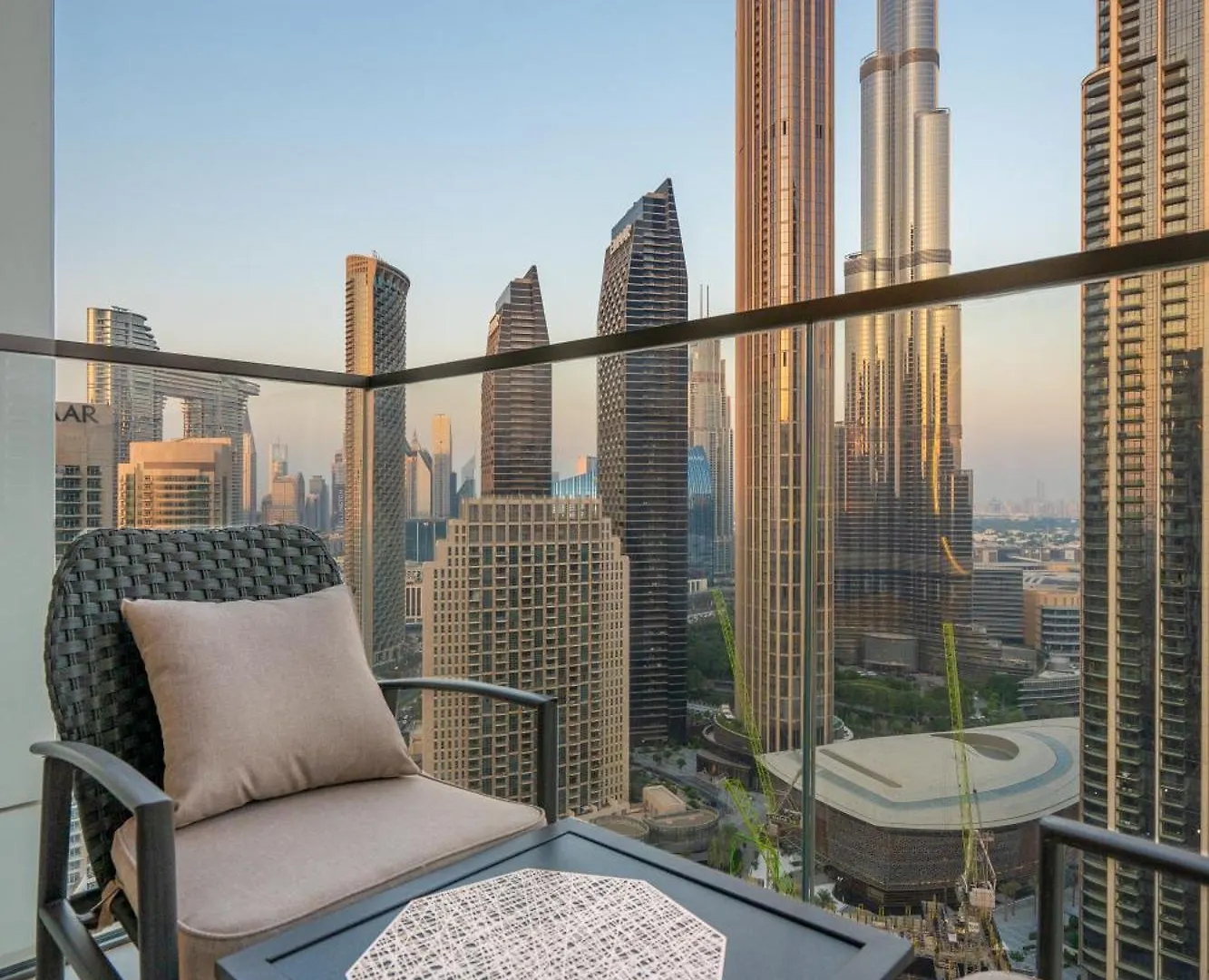Burj Khalifa View Luxury Steps From Dubai Mall