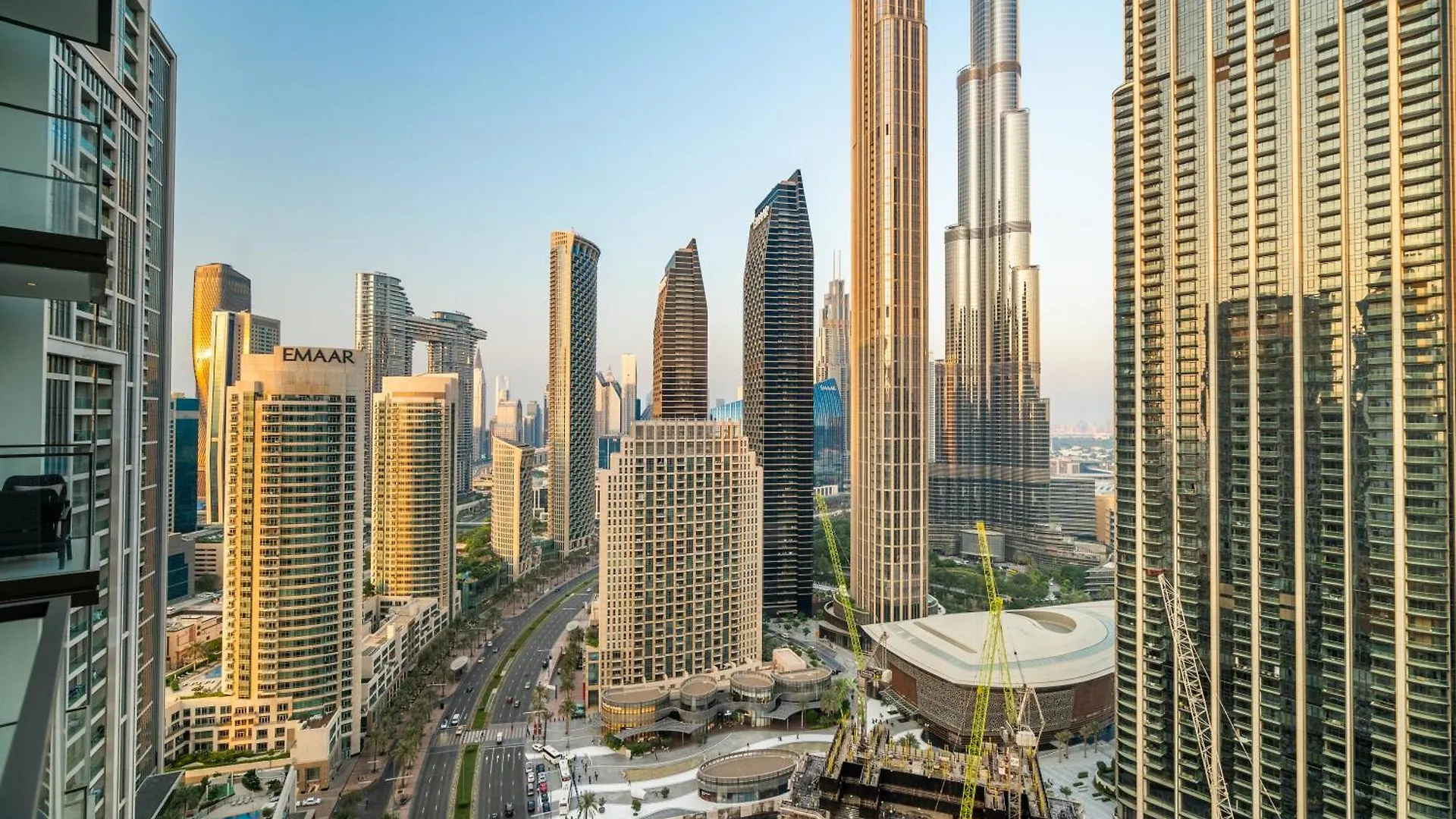 Burj Khalifa View Luxury Steps From Dubai Mall Apartment